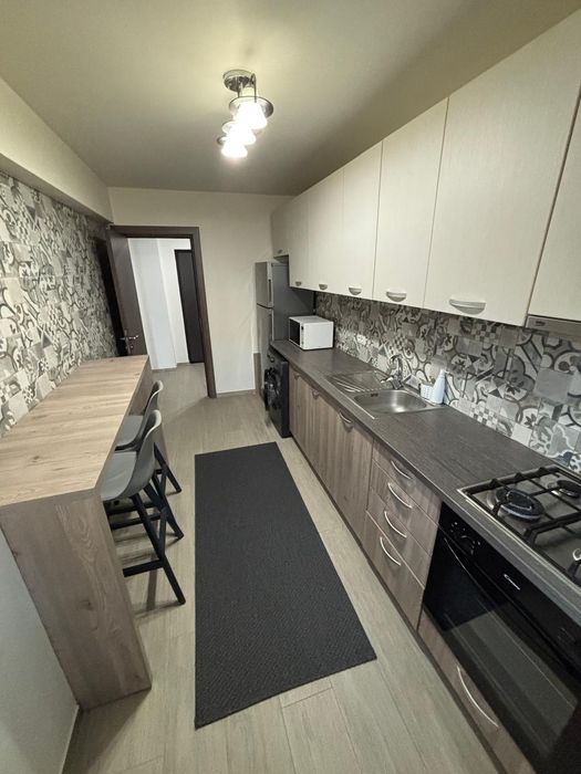 Închiriez apartament 2 camere!