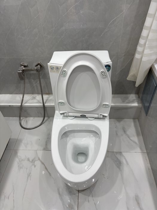 Продам унитаз в отличном сост.