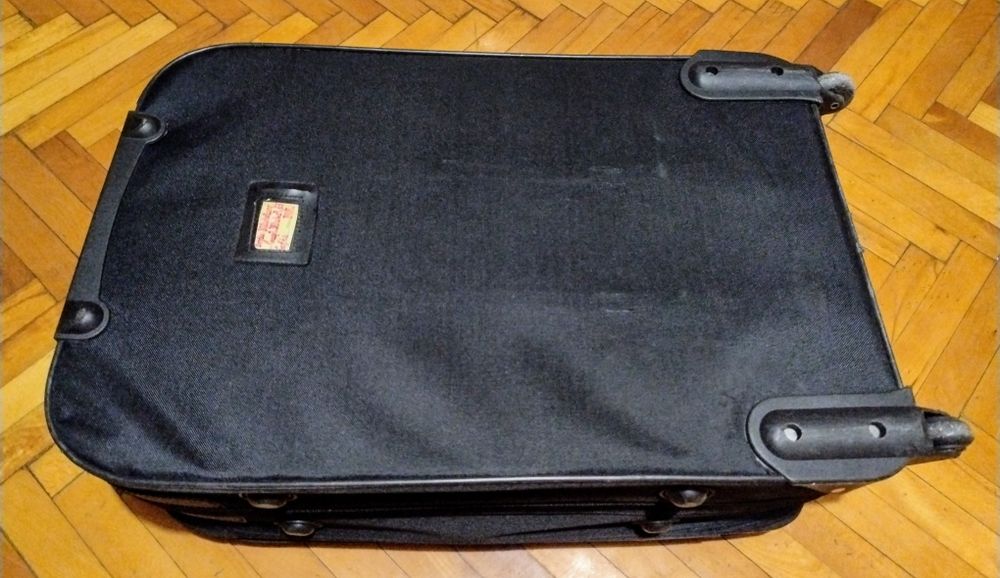 Запазен мек, платнен куфар 65/40/33 см, с разширител, черен, 2 колела