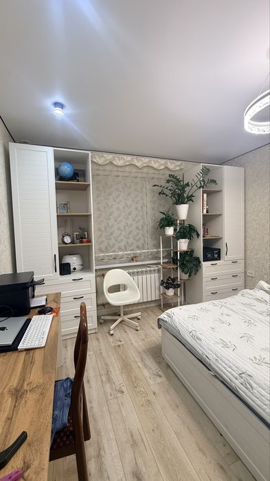 Продам комплект мебели для школьника, студента