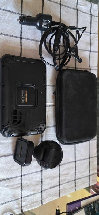 Навигация за камион Garmin Dezl 780 7 инча най новите карти за цяла Европа и Турция пълен комплект работи с Фротком Frotcom