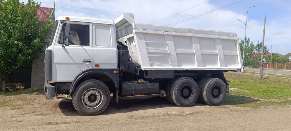 Грузовой автомобиль МАЗ 5516