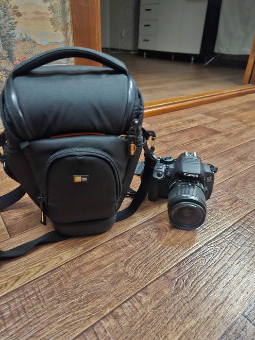 Фотоаппарат Canon.