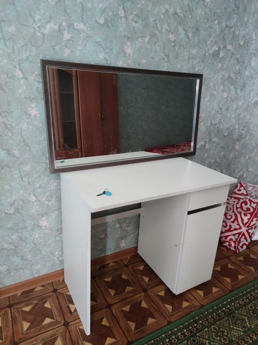 Столик с Зеркалом