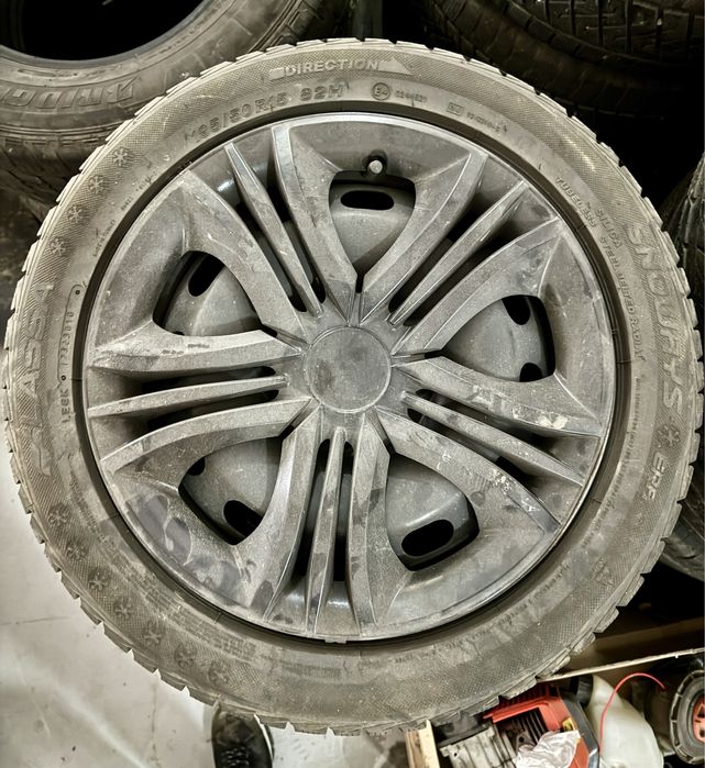 Оригинални 15-ки джанти Форд с гуми 195/50 и сензори за налягане