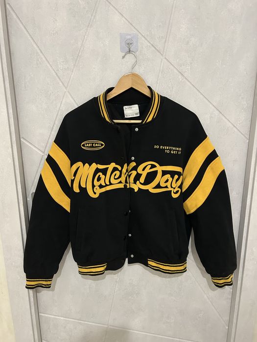 Бомбер и толстовки