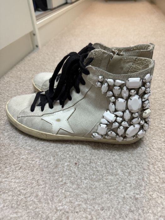 Bascheti Golden Goose