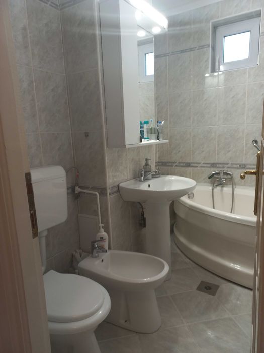 Vând apartament cu 3 camere zona Lipovei Timisoara