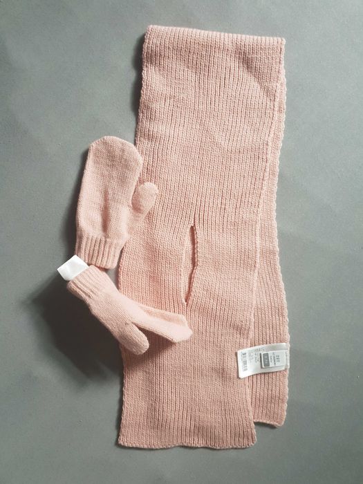 Setul waikiki nou fular și mănuși  pentru fetita