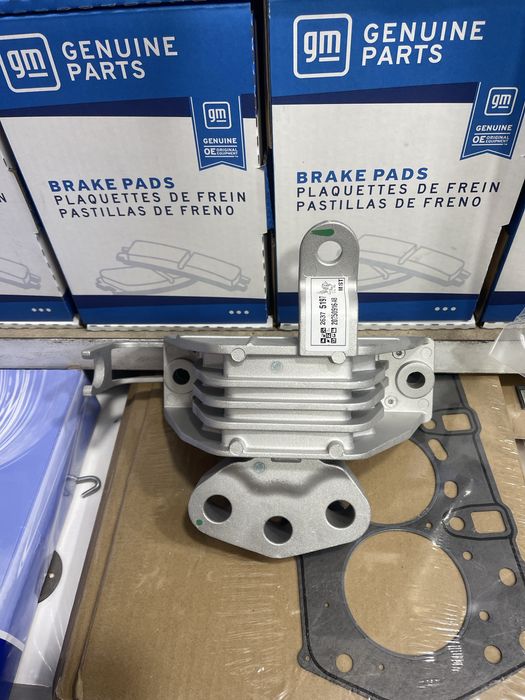 Motor podushka MONZA RH GM