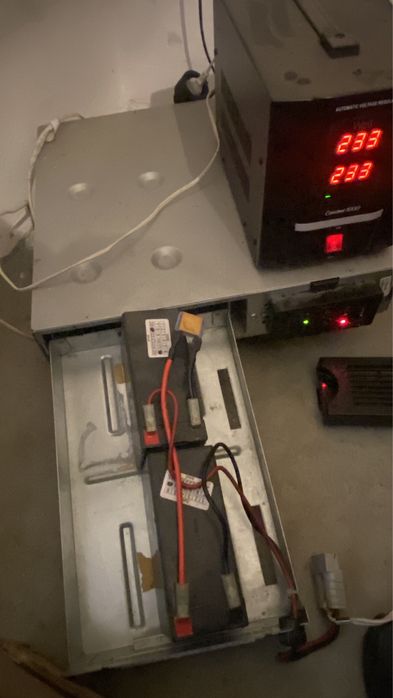 UPS APC 480W sinusoida pura