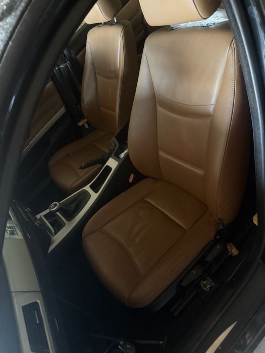 Кафяв кожен салон за BMW E90