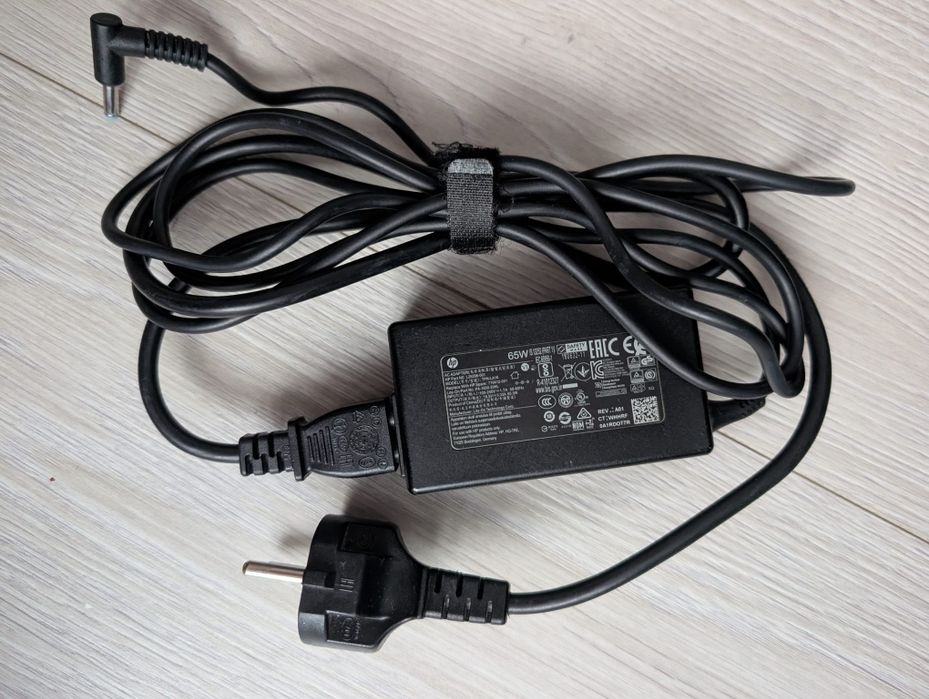 Laptop HP 250 G7 cu procesor Intel® Core™ i3-8130U