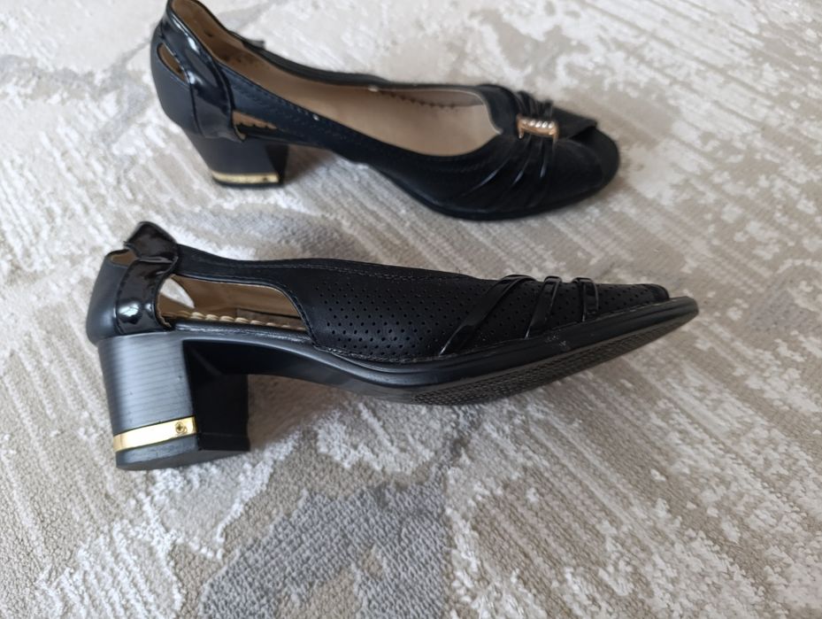 Продам туфли женские.