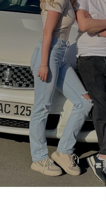 Продам джинсы Pull&Bear и Stradivarius.
