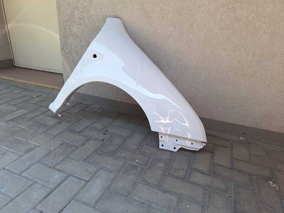 Aripa Fata Dreapta Skoda Fabia 1 I An 1999-2007 Vopsita Alb