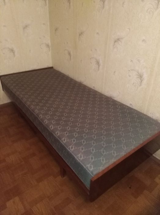 Очень красивый платок Продаю гладильную доску продаю гладильную доску