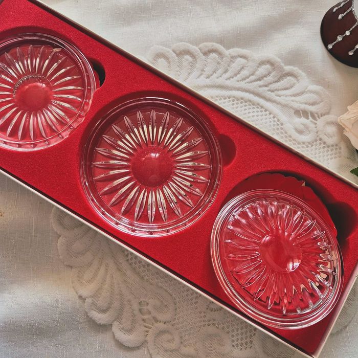 Кристални подложки за чаши и бутилка