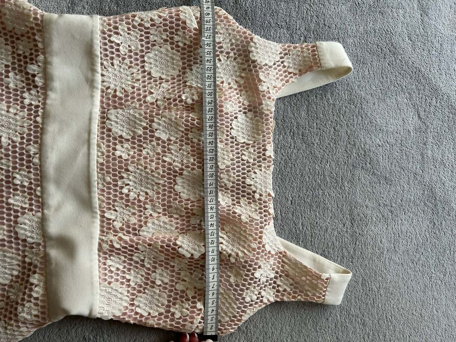 Елегантна дамска рокля с дантела – отлично състояние