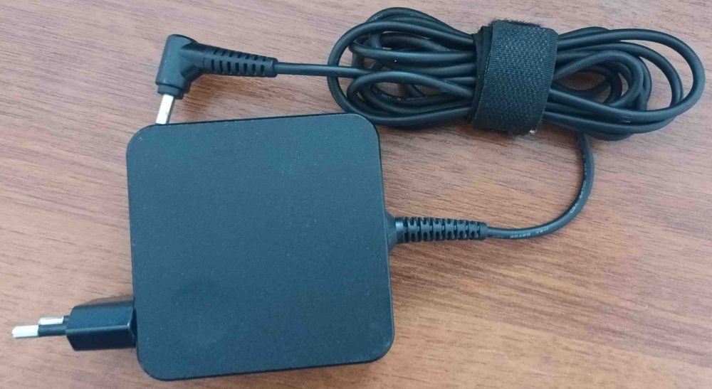 LCD, капаци, панти, клавиатура, зарядно и батерия за лаптоп Lenovo-V15-ADA