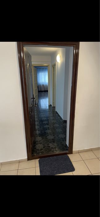 Vand apartament 2 camere la 10 min.mers pe jos pana la piata centrala