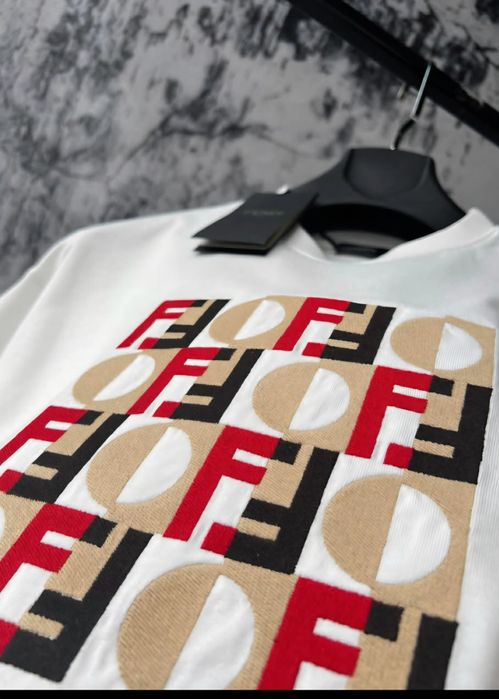 Tricou  Fendi  calitate premium