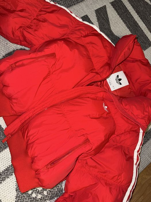 Adidas яке червено