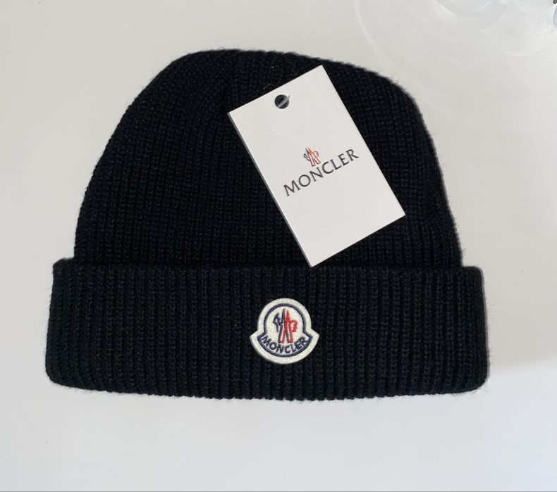 Moncler зимна шапка