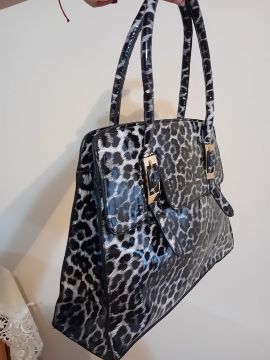 Geantă-moda și frumusețe