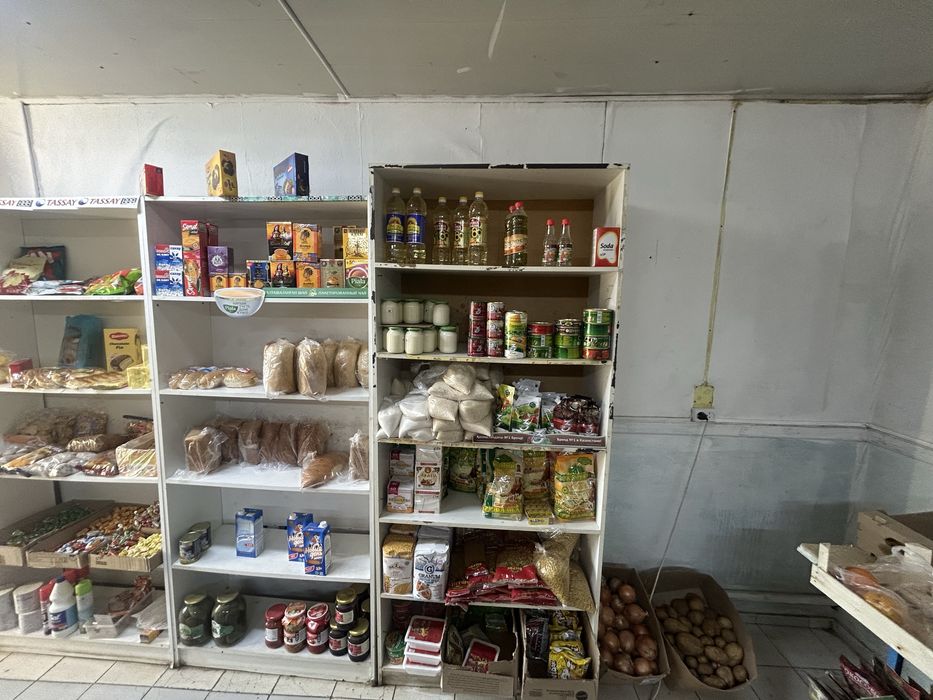 Мебель и полка для магазин