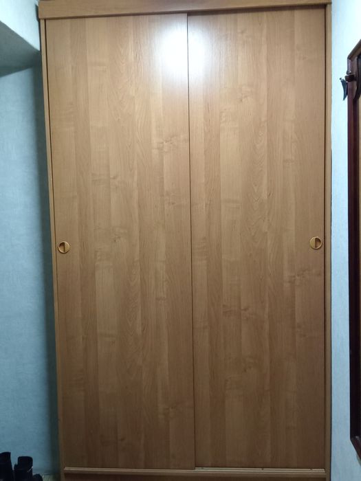 Продам шкаф в прихожую