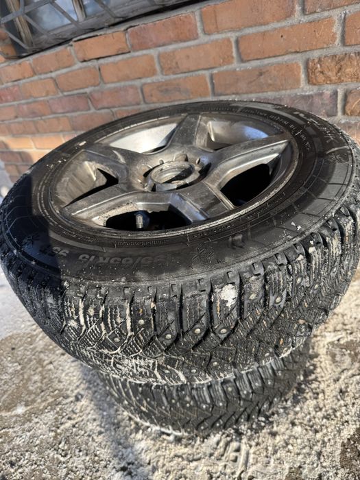 Продам Шины с дисками  4шт 195/65/15