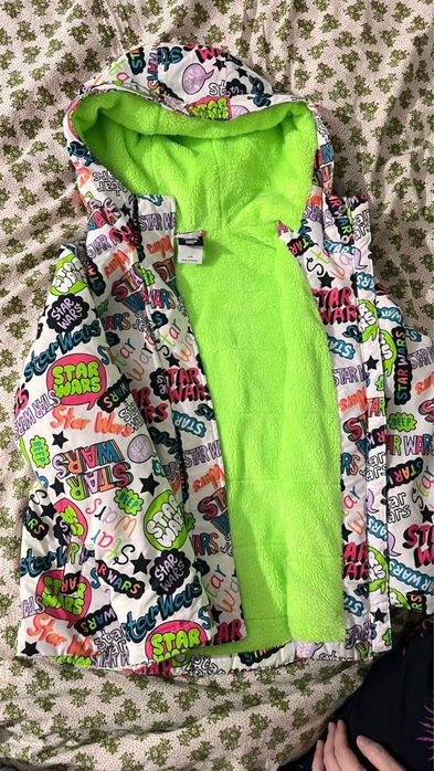 Продам детскую куртку