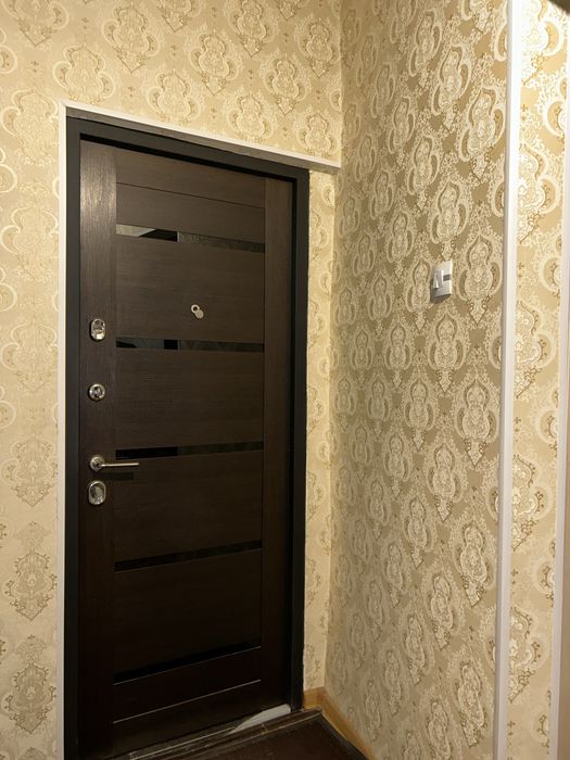 СРОЧНО продоется 4 комнатная квартира в массив Чорсу + гараж