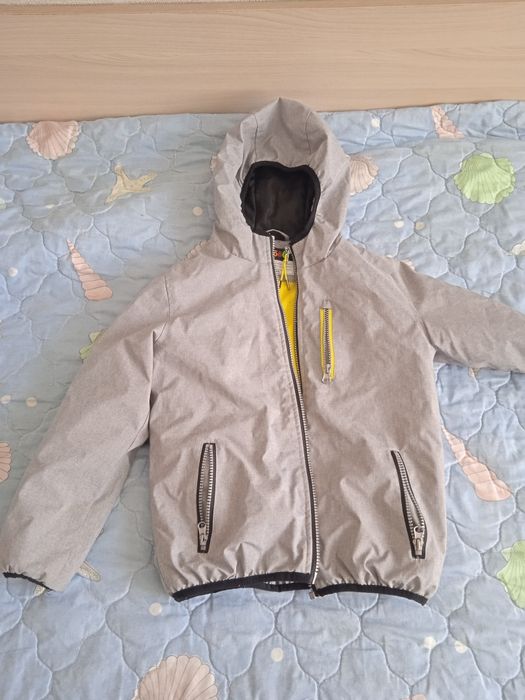 Продам куртку на мальчика