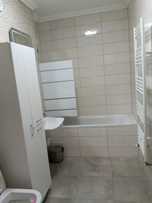 De inchiriat: Apartament cu o camera, balcon si loc de parcare / To rent: One bedroom apartment with balcony and parking