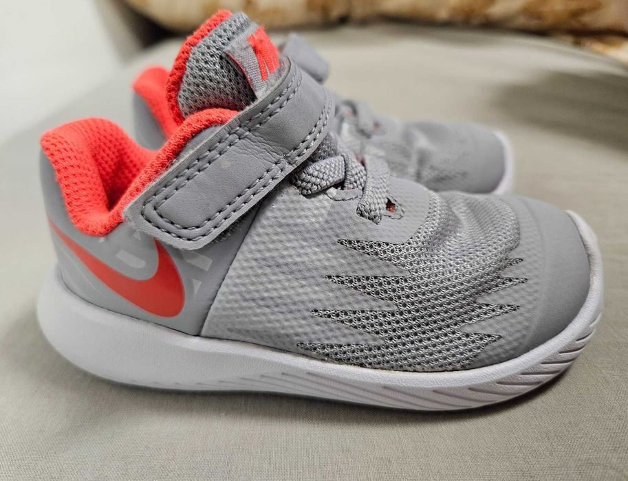 Бебешки маратонки Nike