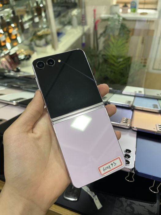 Samsung Z flip5 5G