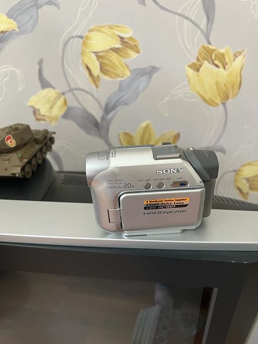 Люстра,тумба под телевизор