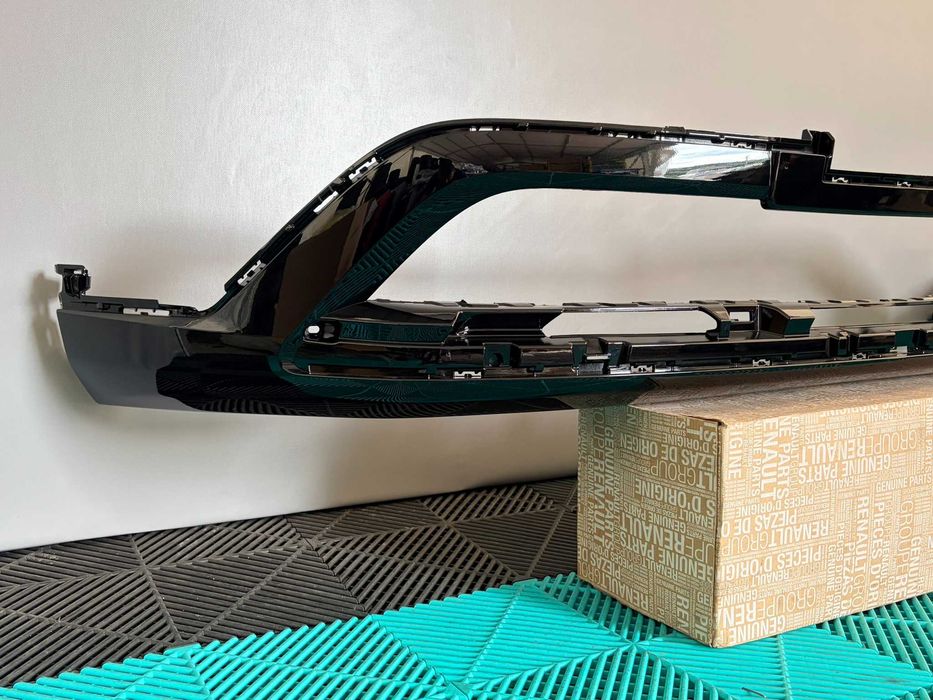 Spoiler bara fata Renault Megane E Tech nou original Renault negru lucios