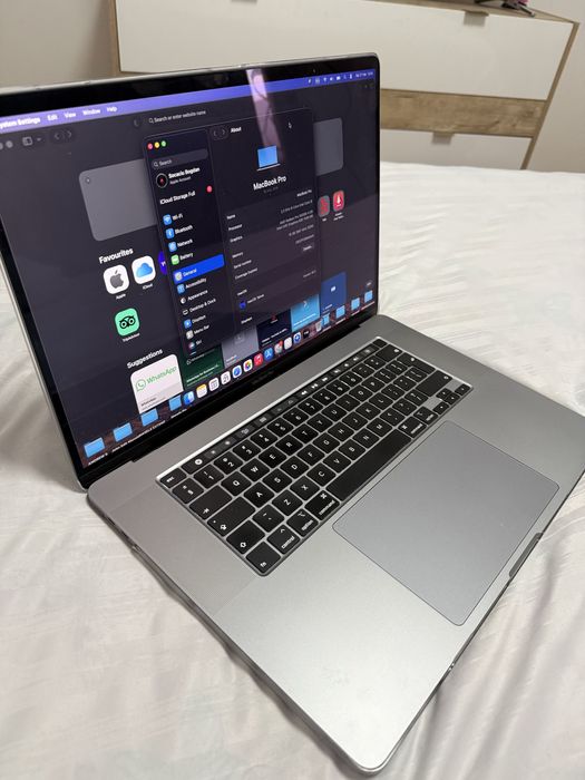 Vând MacBook Pro 16” i9 (touchbar)