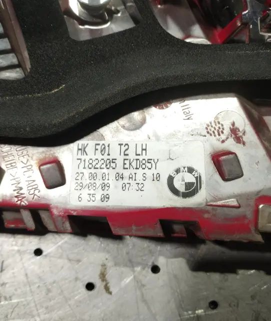 Lampa / Tripla stop stanga pe capota portbagaj BMW Seria 7 2009