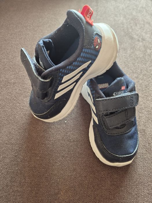 Детски маратонки 20 и 22 номер