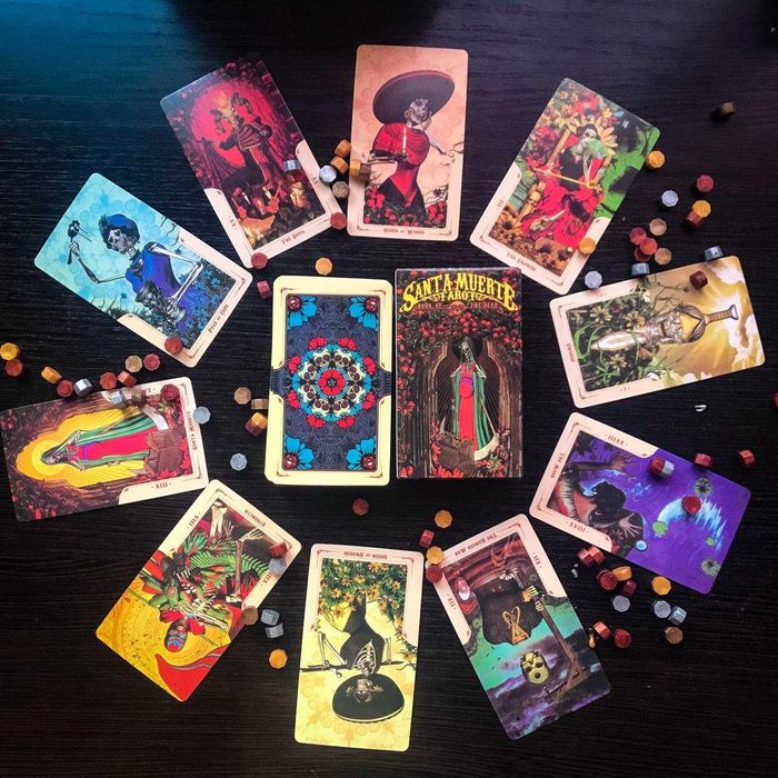 карты таро Санта Муэрте и зачарованный лес
