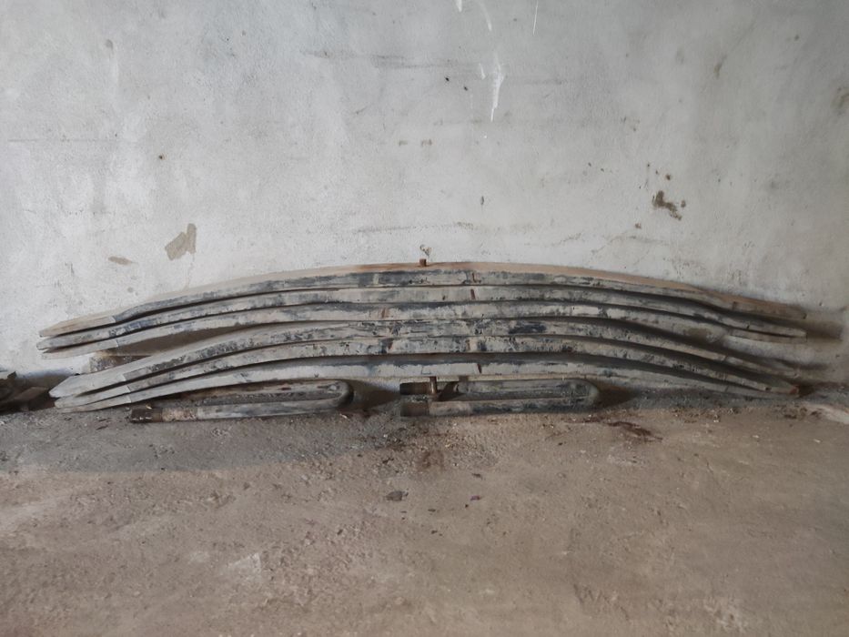 Uz Man TGS 33.360 samosval orqa risor bor