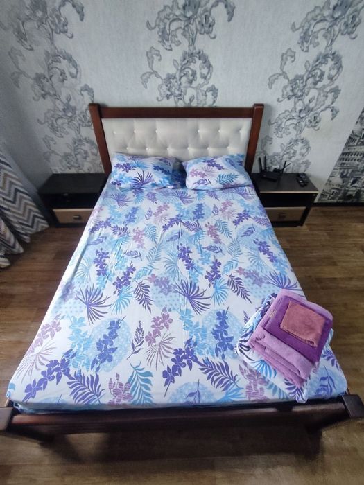 Двухспальная кровать