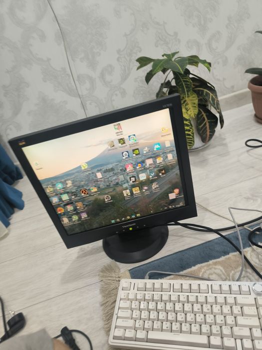 Продам компьютер с мониторым