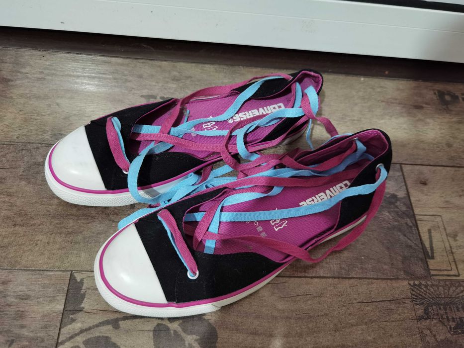 Интересни кецове чисто нови