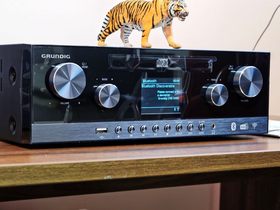 Grundig CMS-5000 Dab/Dab+/BT/ Internet. Venit din altă galaxie. Nou !