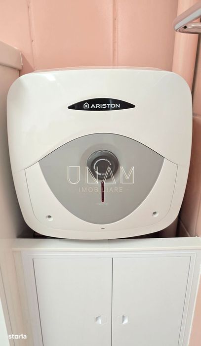 Birou renovat | Blocul 800 | ideal cabinet sau servicii